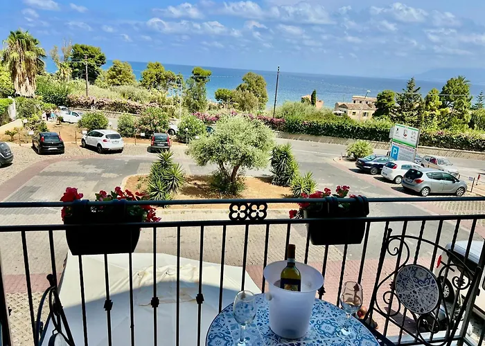 Casa Yasmine Santa Flavia
