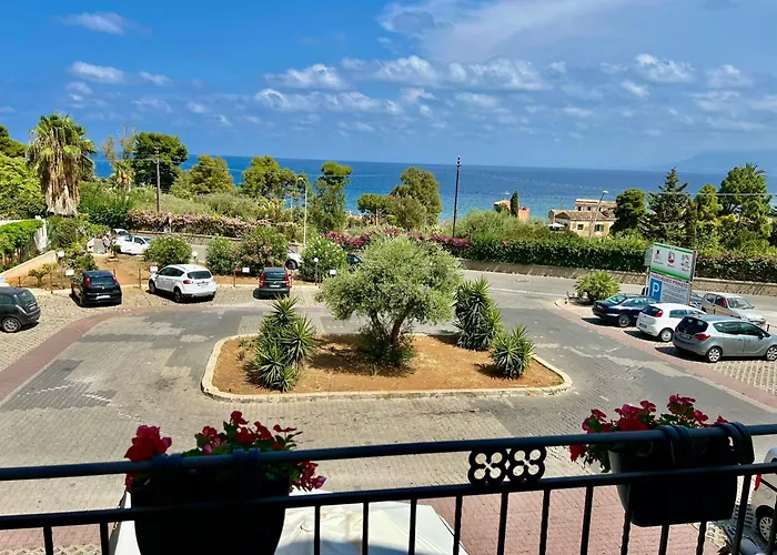 Casa Yasmine Santa Flavia