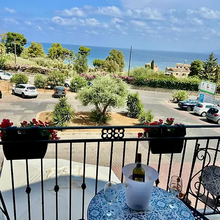 Casa Yasmine Santa Flavia
