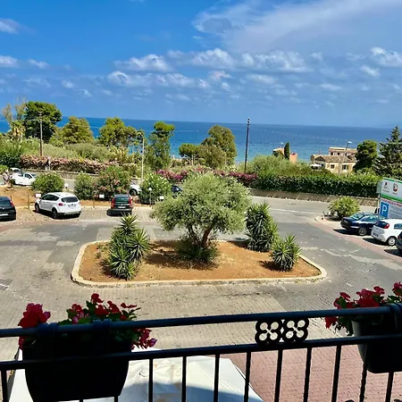 Casa Yasmine Santa Flavia